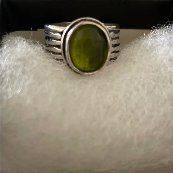 Silpada Silver Green Gemstone Ring with Textured Band - Picture 2 of 2